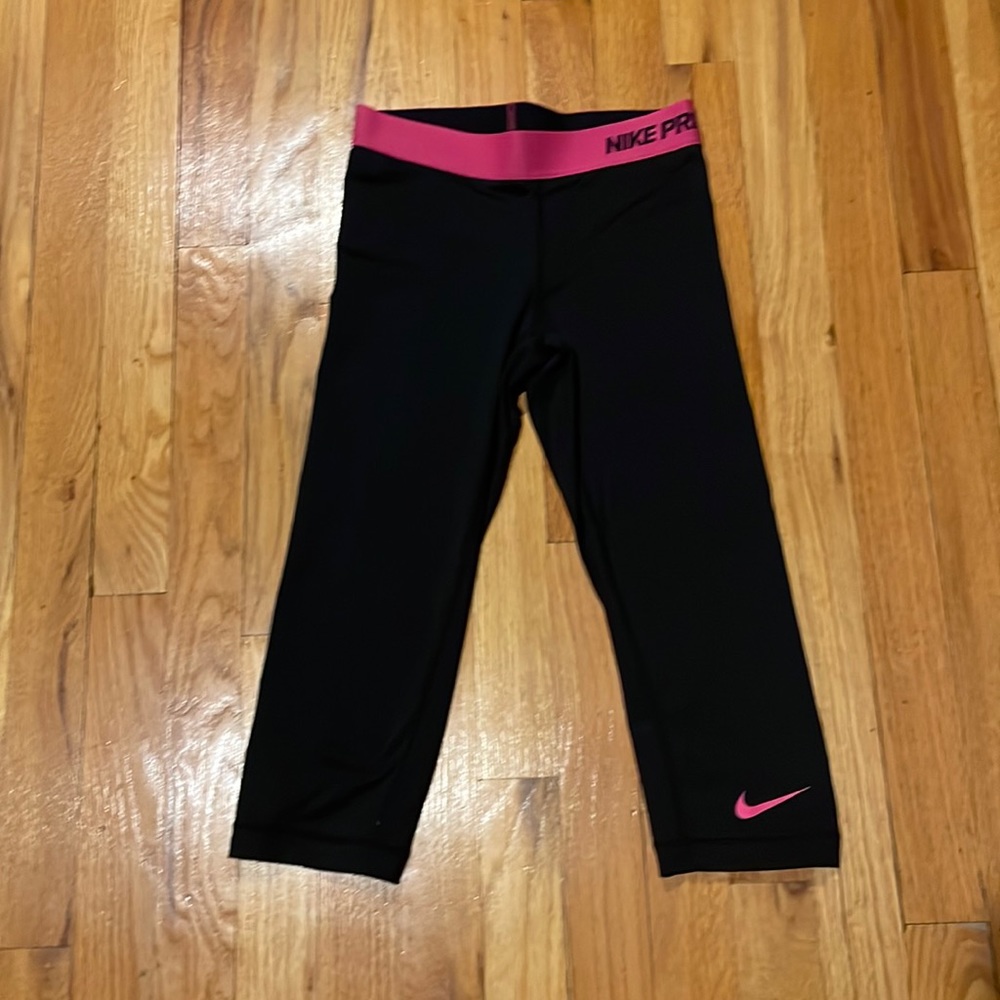 3/4 dri-fit Nike gym pants
